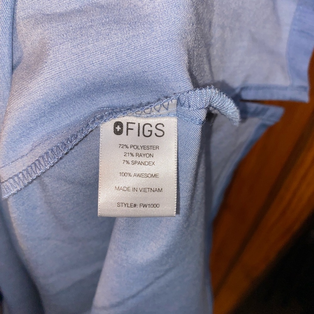 FIGS SCRUB TOP - Picture 2 of 5